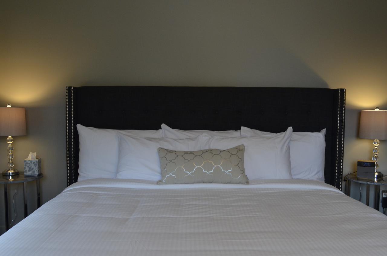 British Hotel And Public House Gatineau Room photo