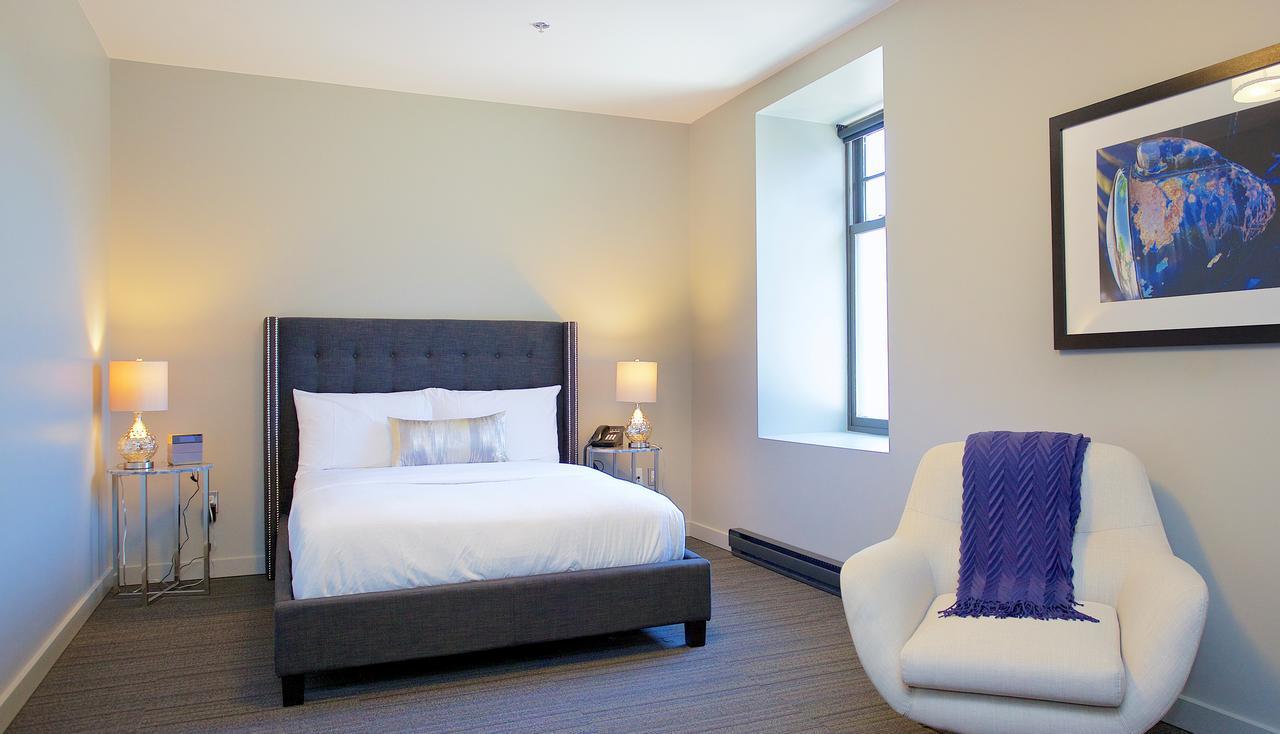 British Hotel And Public House Gatineau Room photo